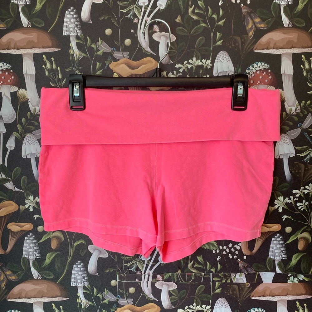 MOSSIMO HOT PINK Y2K VIBE YOGA SHORTS SIZE MEDIUM
